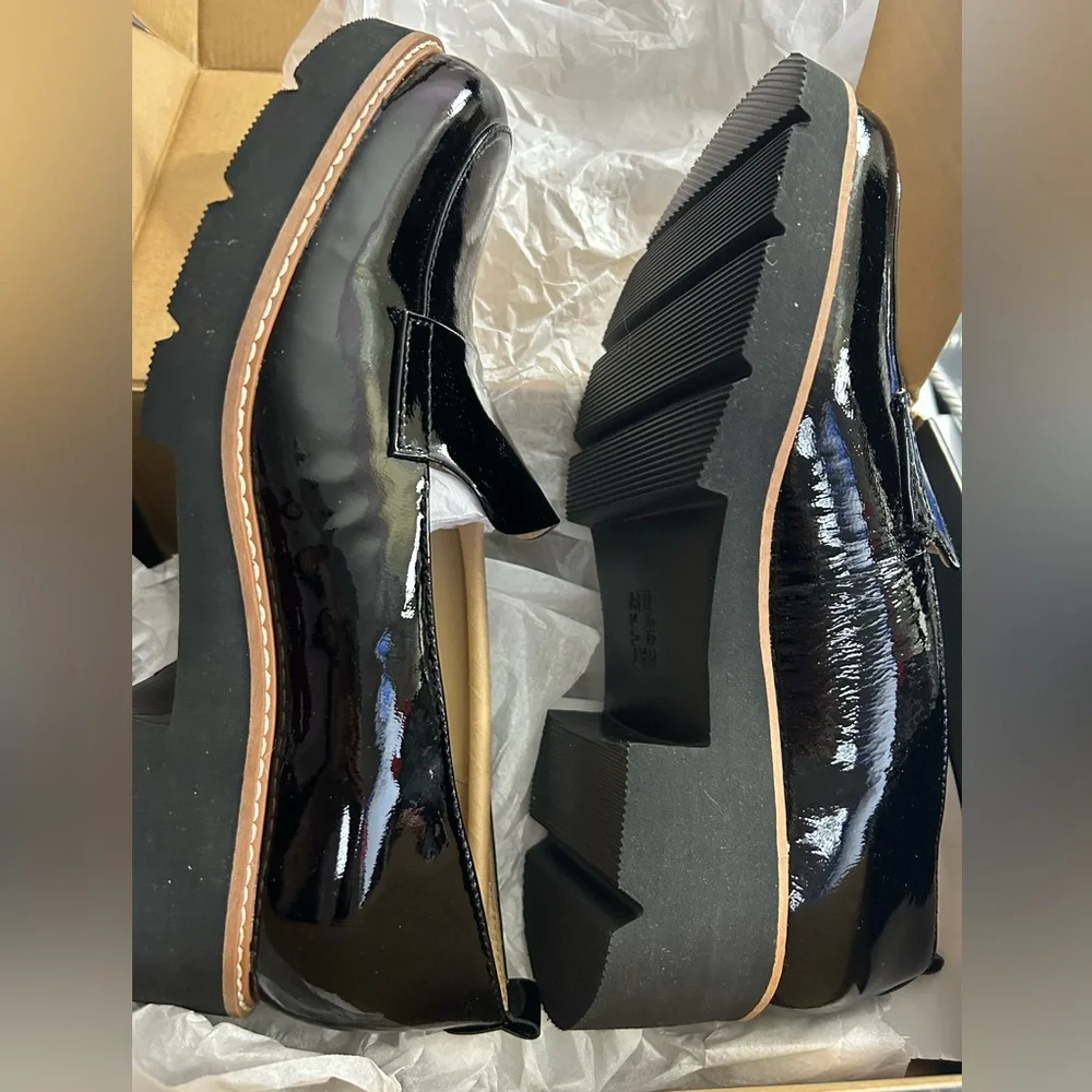 Naturalizer Darry Lug Sole Black Patent Leather Loafer Women's Size 9W